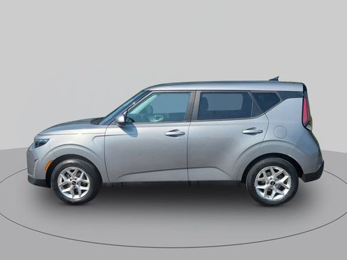 Used 2023 Kia Soul LX w/ Option Group 015 FWD image 6