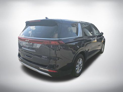 Used 2024 Kia Carnival LX FWD image 3