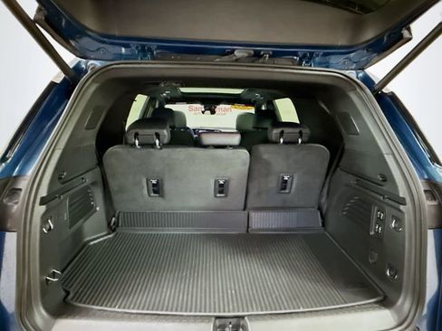 Used 2024 Chevrolet Traverse RS image 29