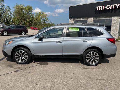Used 2016 Subaru Outback 2.5i Limited AWD/4WD image 3