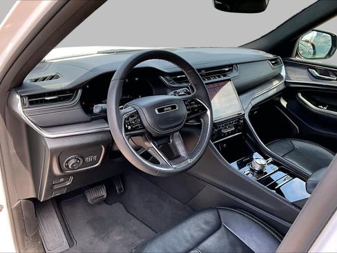 Used 2023 Jeep Grand Cherokee L Overland AWD/4WD image 17
