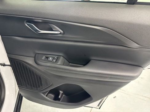 Used 2024 Jeep Grand Cherokee Altitude AWD/4WD image 32