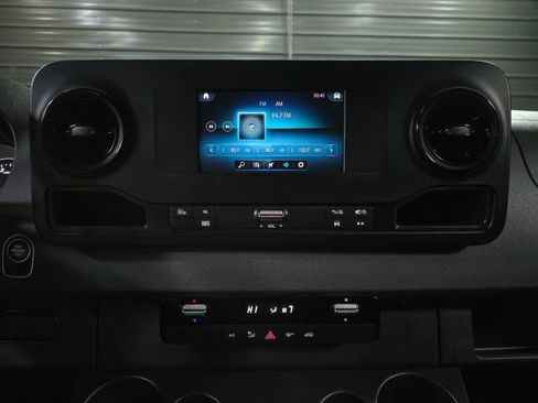 Used 2023 Mercedes-Benz Sprinter 2500 image 25