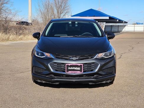 Used 2018 Chevrolet Cruze LT w/ Convenience Package image 2