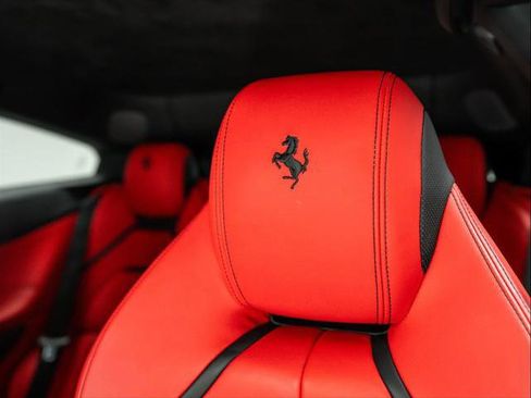 Used 2019 Ferrari GTC4Lusso image 18