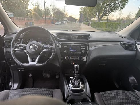 Used 2017 Nissan Rogue Sport S w/ S Appearance Package image 13