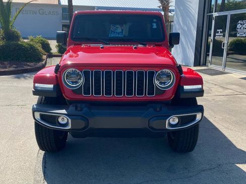 Used 2026 Jeep Wrangler Unlimited Sahara AWD/4WD image 2