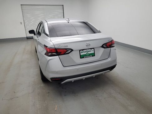 Used 2021 Nissan Versa SV FWD image 6