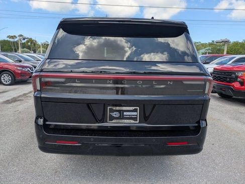 Used 2025 Lincoln Navigator Black Label AWD/4WD image 6