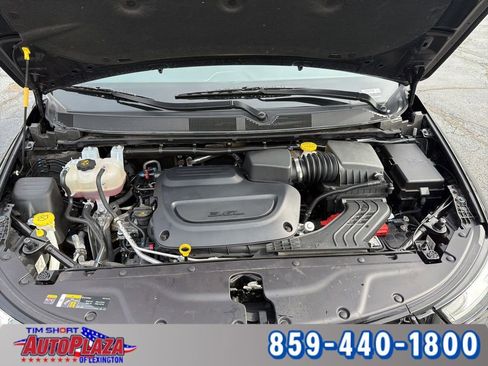 Used 2025 Chrysler Pacifica Limited FWD image 45