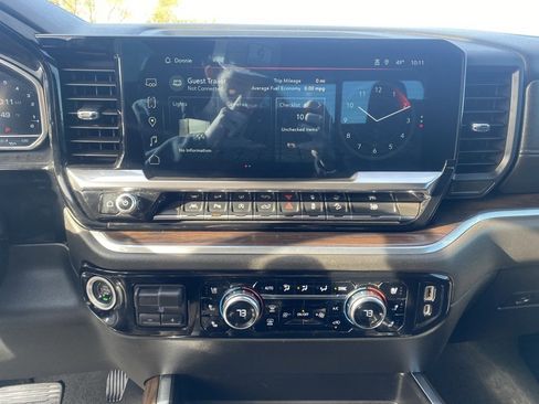 Used 2022 GMC Sierra 1500 SLT image 17