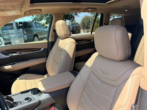Used 2020 Cadillac XT6 Premium Luxury w/ Platinum Package AWD/4WD image 19