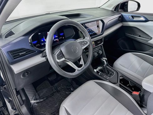 Used 2023 Volkswagen Taos SE image 9