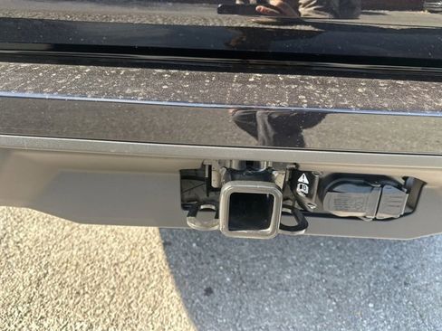 New 2025 Ford Expedition Active image 33