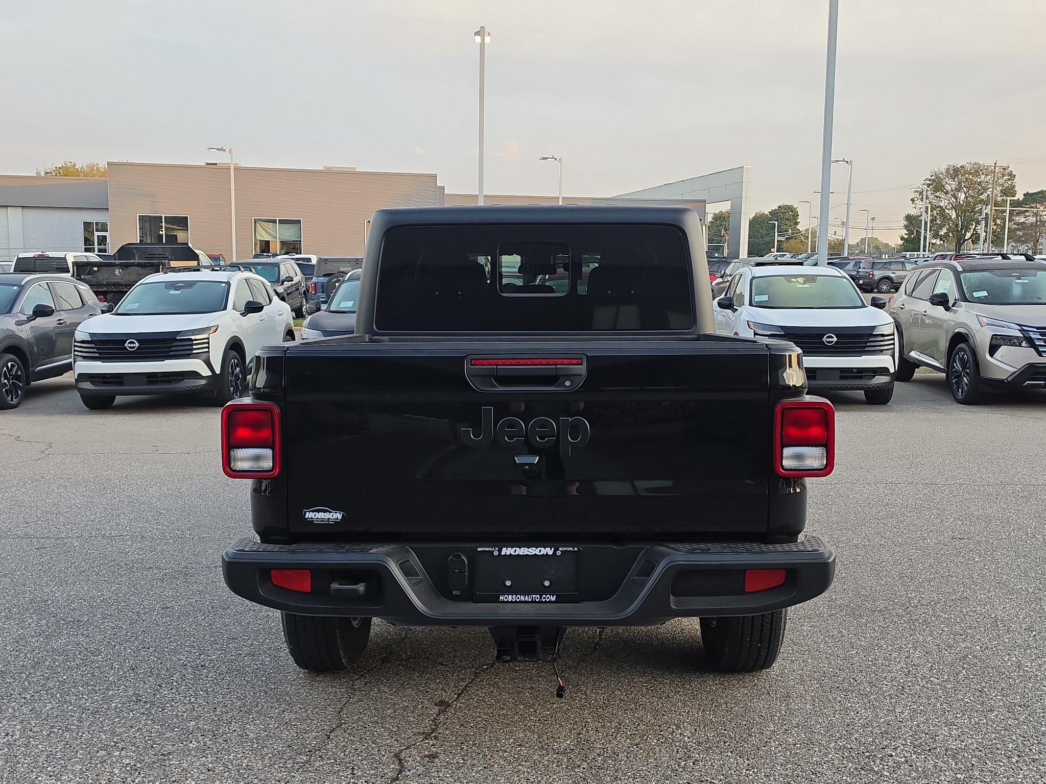 Used 2025 Jeep Gladiator Sport AWD/4WD image 6