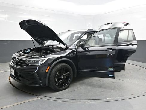 Used 2023 Volkswagen Tiguan SE R-Line AWD/4WD image 35
