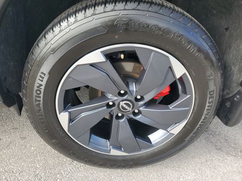 Certified 2024 Nissan Rogue SV image 9