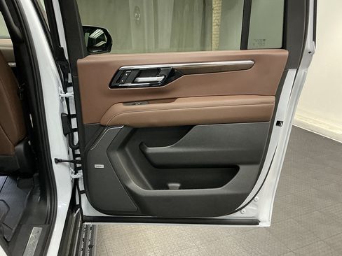 New 2026 Chevrolet Suburban High Country AWD/4WD image 41