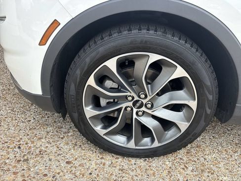 Used 2022 Lincoln Nautilus Reserve AWD/4WD image 34