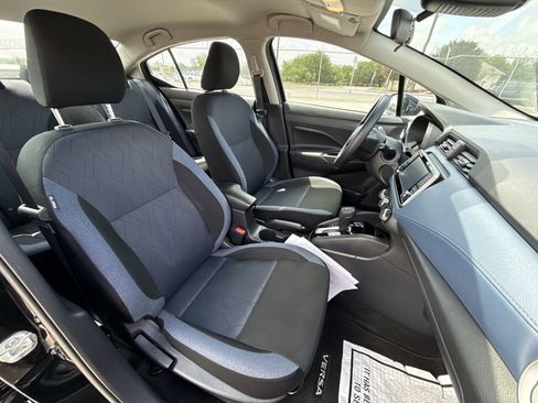 Used 2025 Nissan Versa SV FWD image 25