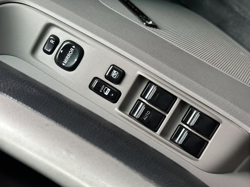 Used 2006 Toyota 4Runner Limited image 40