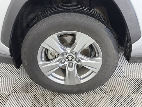 Used 2022 Toyota RAV4 XLE image 8