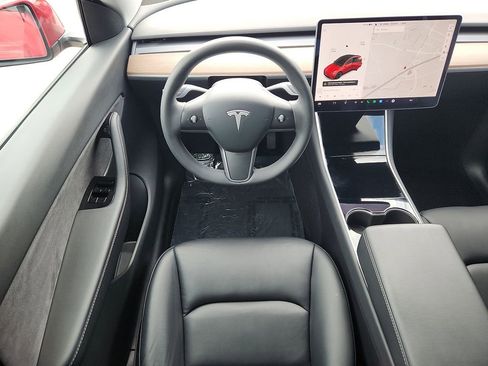 Used 2021 Tesla Model Y Long Range image 11