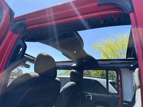 Certified 2025 Jeep Wrangler Unlimited Rubicon 4xe w/ Safety Group AWD/4WD image 41