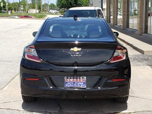 Used 2018 Chevrolet Volt LT w/ Comfort Package FWD image 4