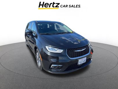 Used 2023 Chrysler Pacifica Touring-L