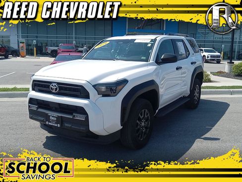 Used 2025 Toyota 4Runner SR5 AWD/4WD image 1