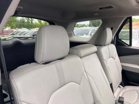 Used 2023 Honda Pilot Touring image 32