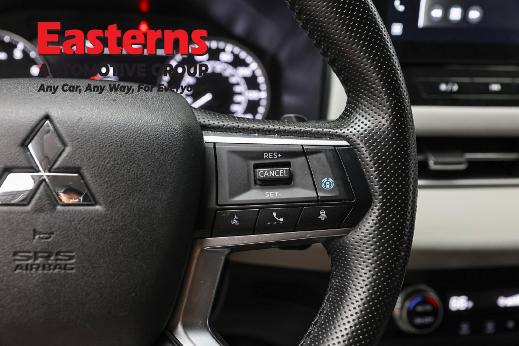 Used 2025 Mitsubishi Outlander SE FWD image 18