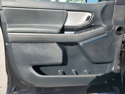 Used 2025 Ford Expedition Active image 23