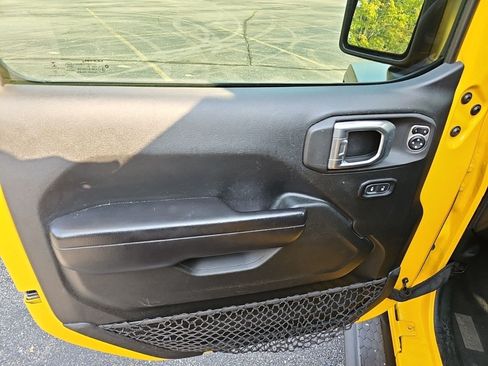 Used 2021 Jeep Wrangler Sport AWD/4WD image 17