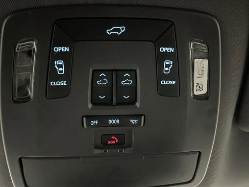 Used 2024 Toyota Sienna XSE image 27