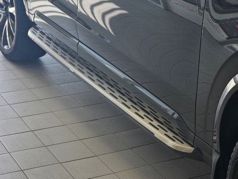 Certified 2022 Volvo XC90 T6 Momentum w/ Climate Package image 4