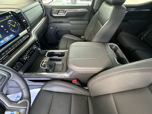 Used 2025 Chevrolet Silverado 1500 LTZ w/ LTZ Premium Package AWD/4WD image 37