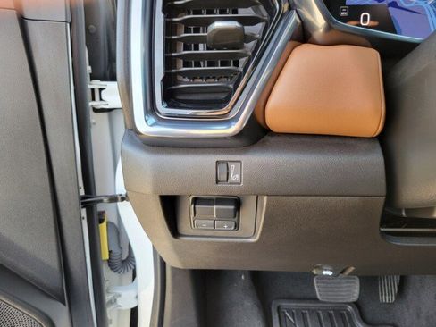 Used 2024 GMC Canyon AT4 w/ AT4 Premium Package image 19