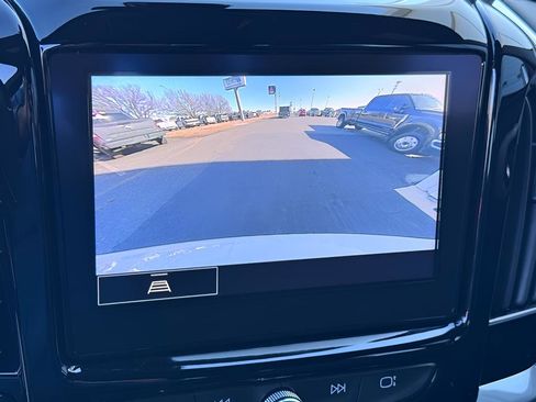 Used 2022 Chevrolet Traverse LT image 15