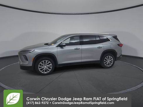 Used 2025 Buick Enclave Preferred FWD image 8