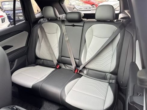 Used 2025 Volkswagen Tiguan SE R-Line AWD/4WD image 28