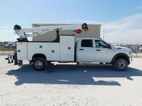 New 2024 RAM 5500 Tradesman w/ Chrome Appearance Group image 4