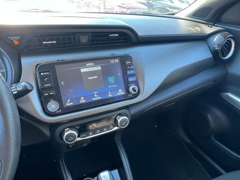 Used 2020 Nissan Kicks SV FWD image 16