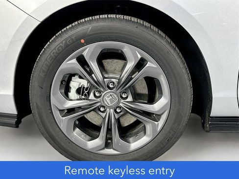 Used 2025 Honda Accord EX-L image 17