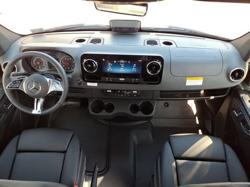 New 2026 Mercedes-Benz Sprinter 2500 image 4