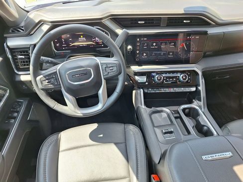 Used 2026 GMC Sierra 2500 Denali w/ Denali Reserve Package AWD/4WD image 9