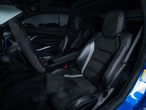 Used 2018 Chevrolet Camaro SS image 20