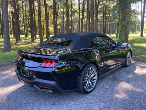 Used 2025 Ford Mustang GT Premium image 36