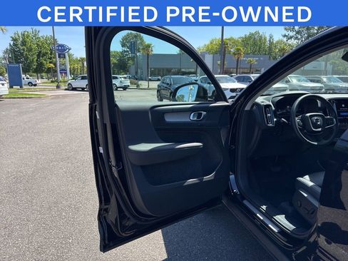 Certified 2025 Volvo XC40 B5 Plus AWD/4WD image 10